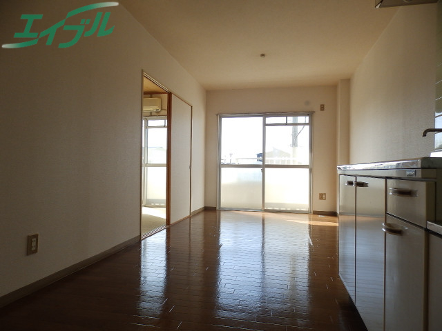 居室・リビング　別部屋写真です