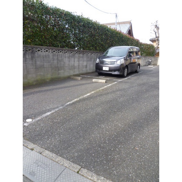 駐車場　敷地内駐車場