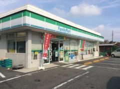 コンビニ　ファミリーマート 八潮鶴ヶ曽根店（コンビニ）まで850m