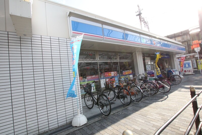 コンビニ　ローソン美章園駅前店（コンビニ）まで81m