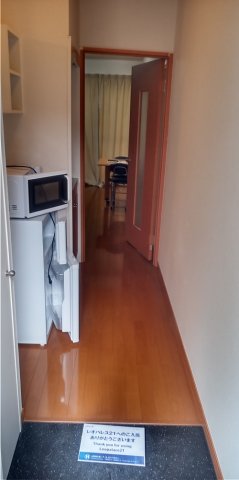 玄関　備品や設備仕様は号室等により異なります。現地をご確認下さい。