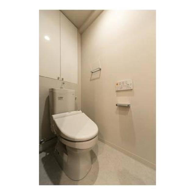 トイレ　※写真は同タイプ住戸です。