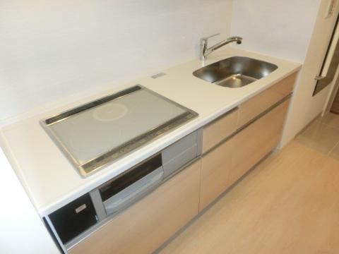 キッチン　３口ＩＨとグリル付