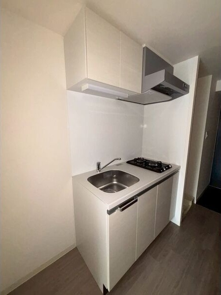 キッチン　※写真は同じマンションの違う部屋のものになります。左右反転