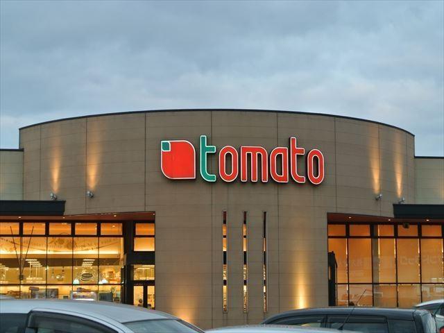 スーパー　tomato（スーパー）まで440m