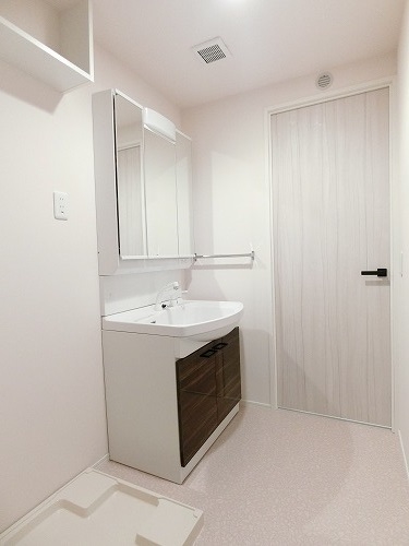 洗面設備　※写真は同タイプの部屋です。現況を優先します。