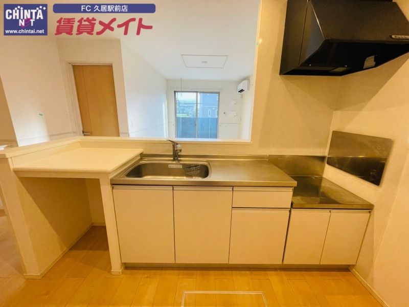 キッチン　同型部屋写真です。