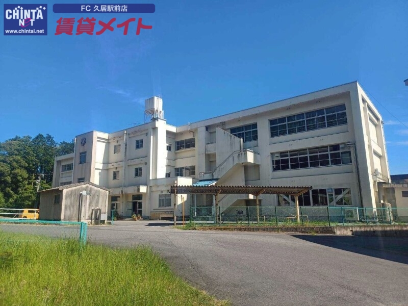 中学校　津市立久居西中学校（中学校）まで3051m