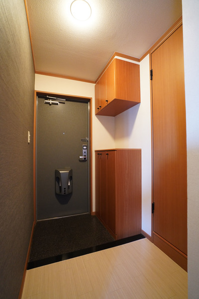 玄関　同じ建物の別の部屋