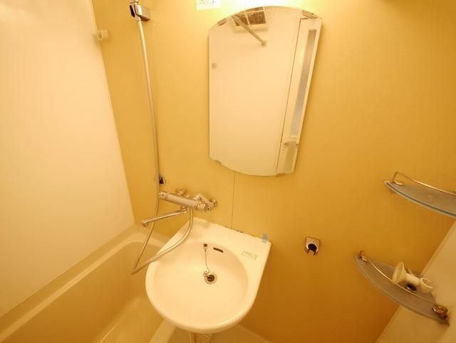 洗面設備　※別部屋参考写真です