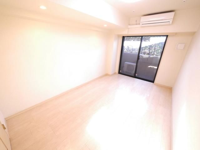 居室・リビング　※別部屋参考写真です