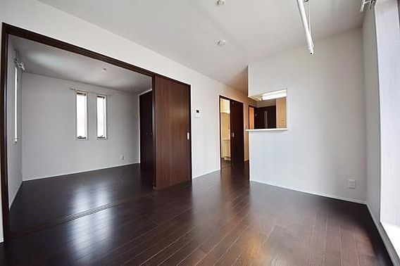 居室・リビング　☆明るい居間☆