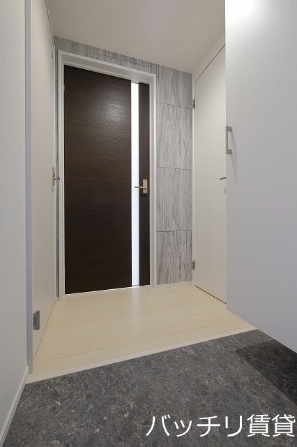 玄関　同シリーズの写真のため現状優先