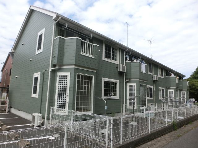 建物外観　閑静な住宅街に建っています。