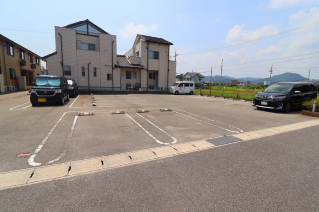 駐車場　駐車場