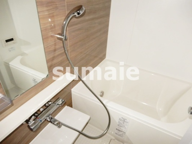 バス・シャワールーム　落ち着けるバスルームです。