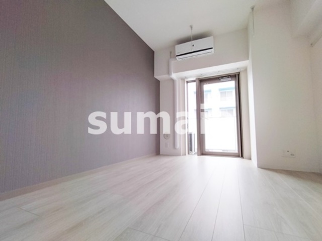 居室・リビング　アクセントクロスのおしゃれなリビング！