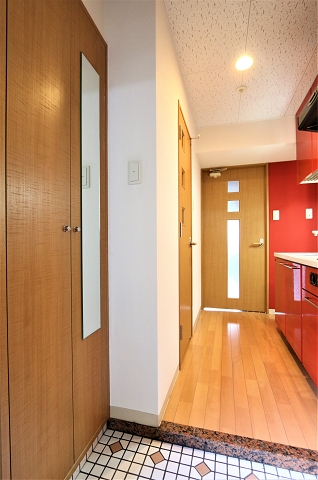 玄関　玄関にはシューズボックス