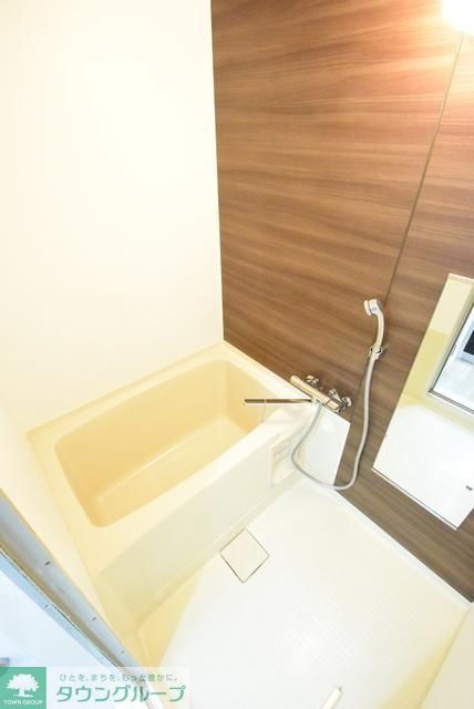 バス・シャワールーム　スタイリッシュな浴室