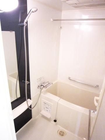 バス・シャワールーム　浴室