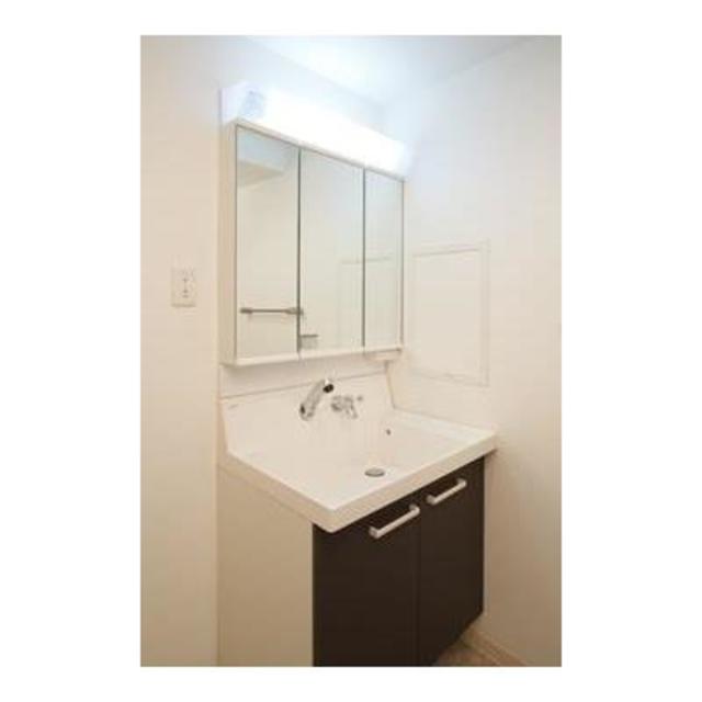 洗面設備　※写真は同タイプ住戸です。
