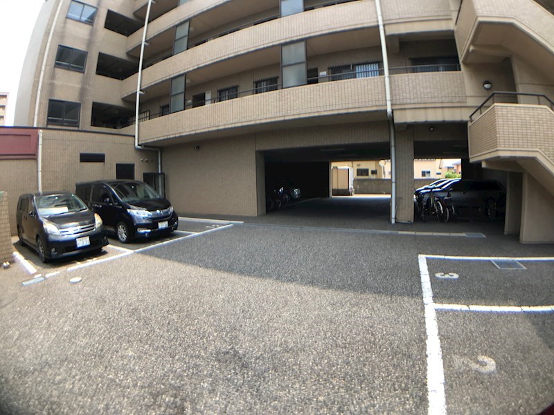 駐車場　駐車場1台付き