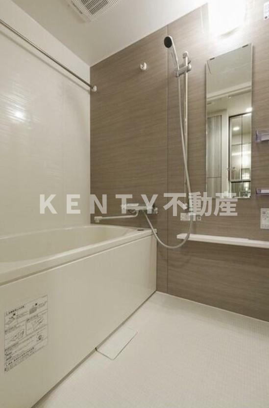 バス・シャワールーム　コンパクトで使いやすいお風呂です