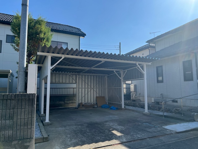 駐車場　屋根付ガレージ♪