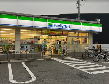 コンビニ　ファミリーマート　曽根南町店（コンビニ）まで418m