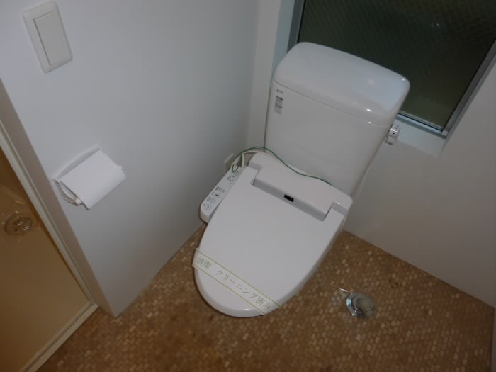 トイレ　別号室の参考写真です。