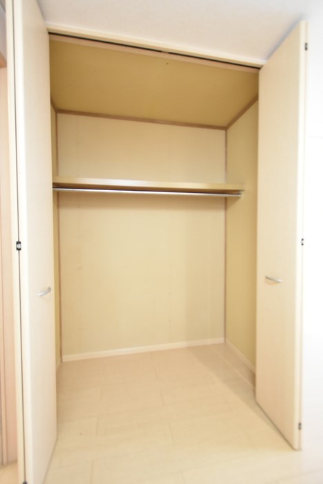 収納　奥行のあるクローゼットで収納力◎