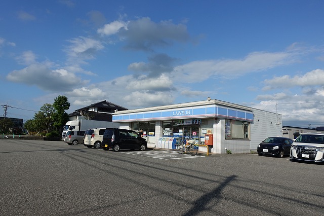 コンビニ　ローソン（コンビニ）まで870m