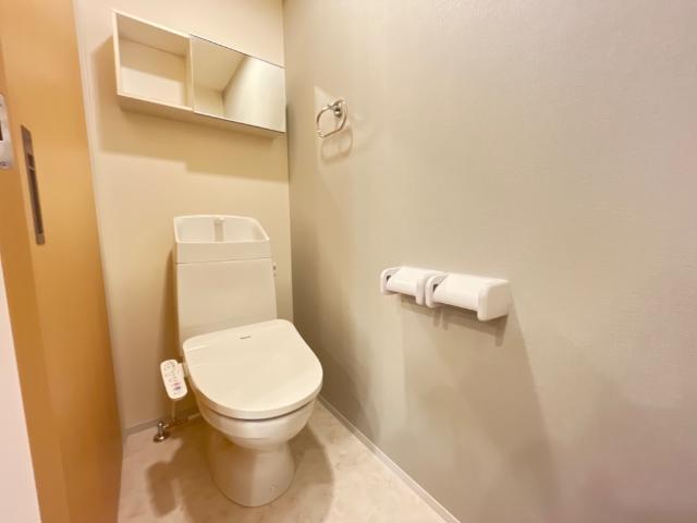 トイレ　トイレ