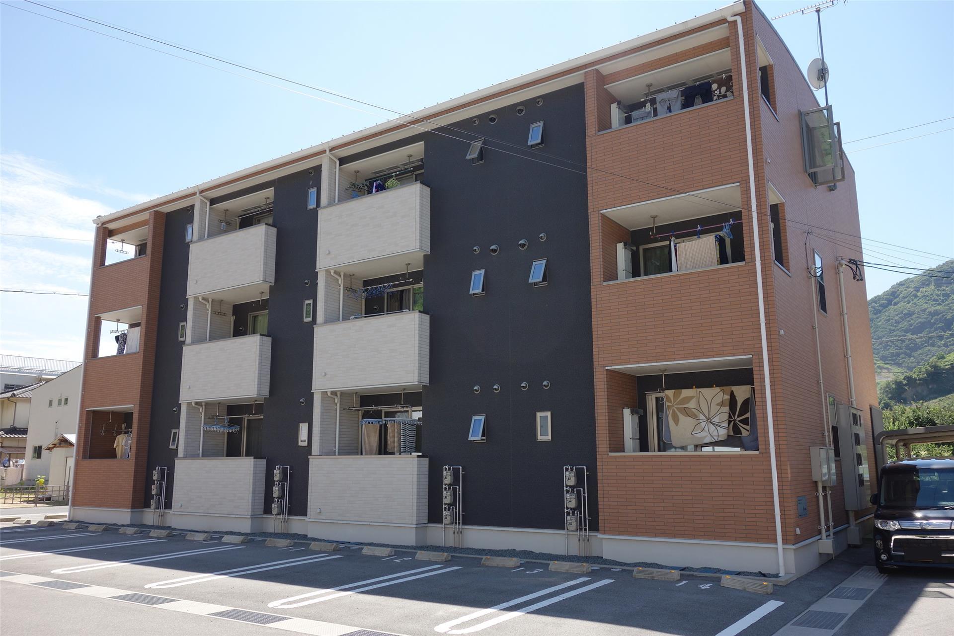 建物外観　2010年築　ウィステリアガーデン A