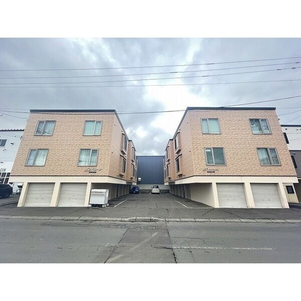 エントランス　落ち着いた玄関です