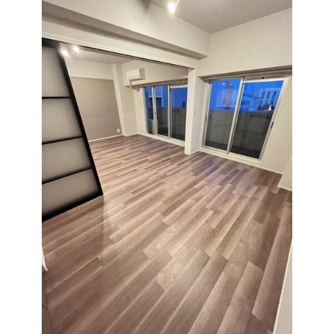 居室・リビング　室内