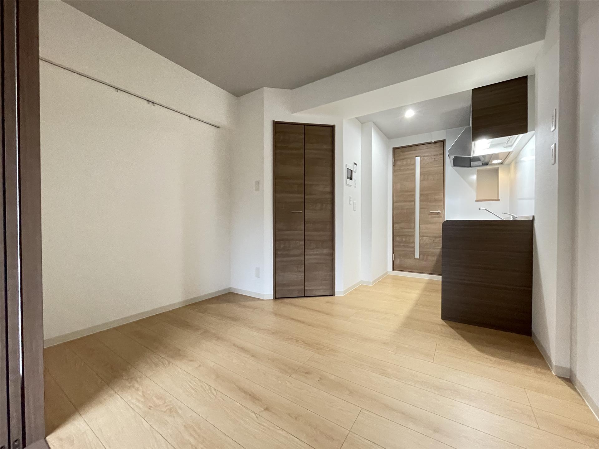 居室・リビング　6.8帖のDKです