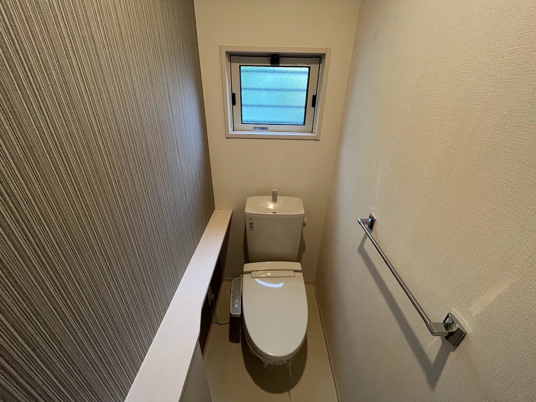 トイレ　※同建物の別のお部屋の写真です。