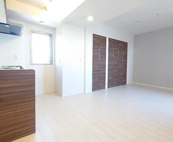 居室・リビング　☆明るい洋室☆