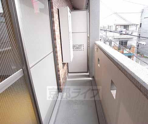 バルコニー　お隣同士のプライバシーは守られております