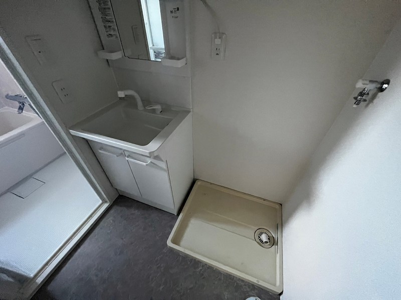 洗面設備　反転間取参照