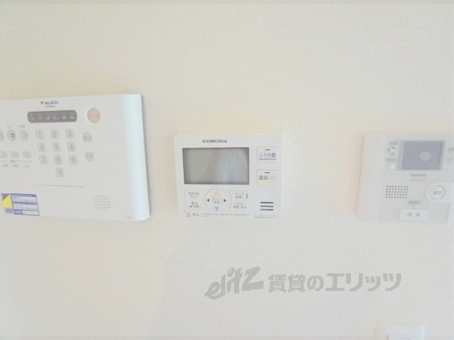 その他設備　給湯器リモコン