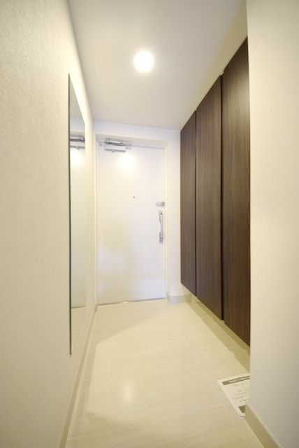 玄関　※別部屋参考写真