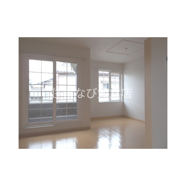 居室・リビング　同型別部屋写真