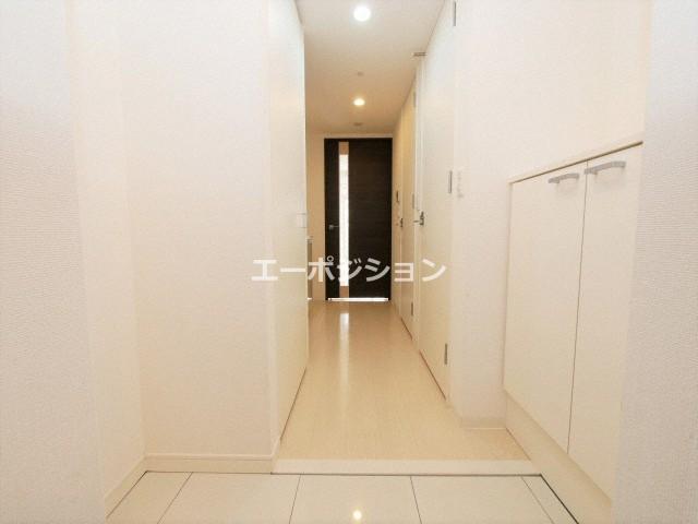 玄関　レジュールアッシュ難波MINAMI-II