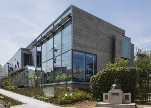 その他　新宿区立漱石山房記念館（その他）まで421m