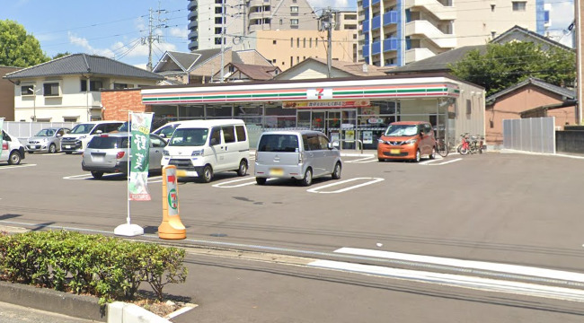 コンビニ　セブンイレブン 福岡馬出1丁目店（コンビニ）まで90m