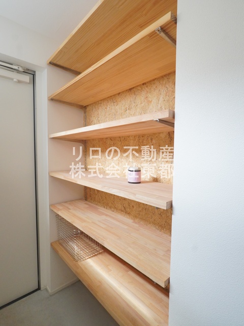 収納　玄関には下駄箱があるのでスッキリとした空間を保てます。
