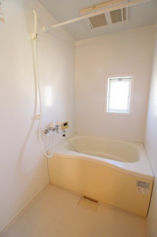 バス・シャワールーム　退去前のため、別部屋のお写真です。