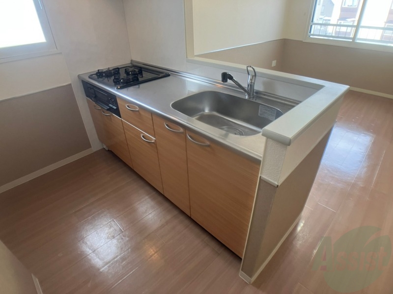 キッチン　システムキッチンで楽しくお料理できそうですね！